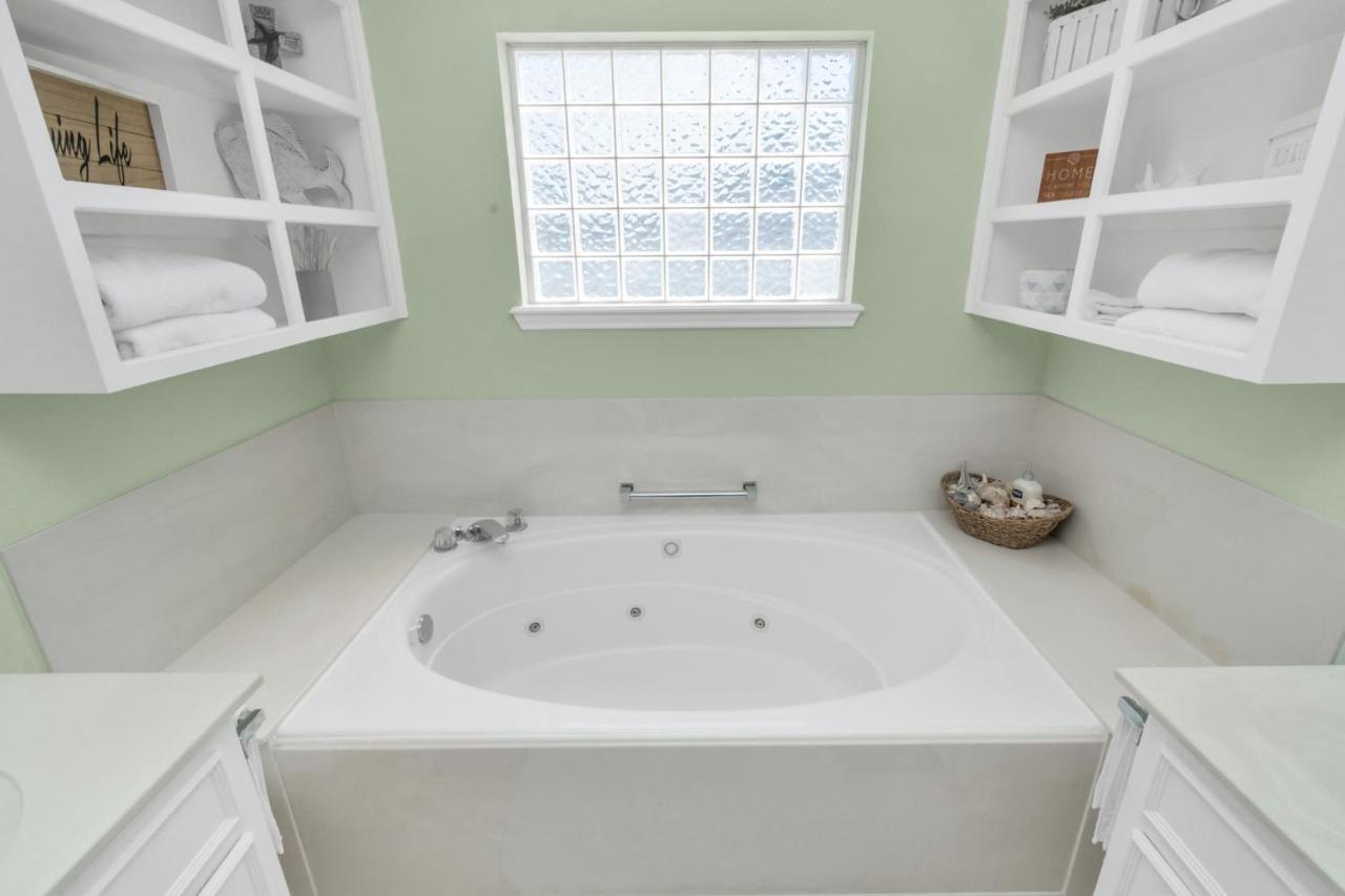 Beauty On The Water! House Near The Beaches! Galveston
