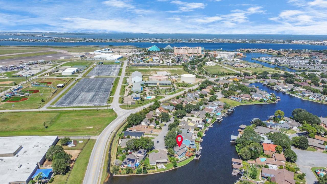 Beauty On The Water! House Near The Beaches! Galveston