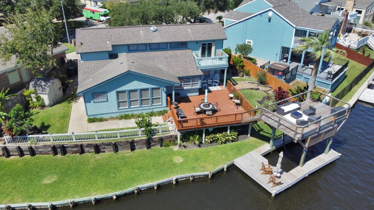 Beauty On The Water! House Near The Beaches! Holiday home
