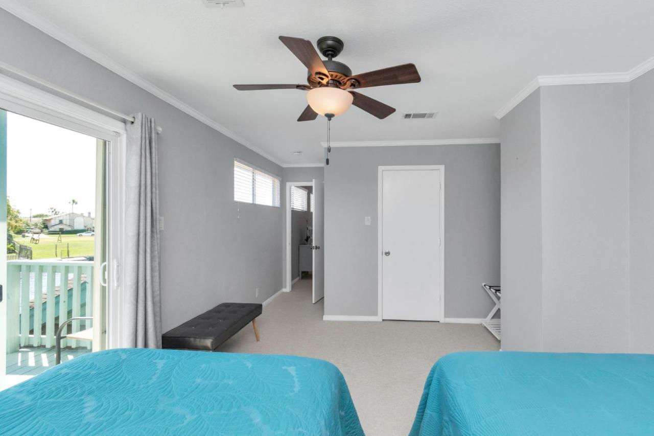 Beauty On The Water! House Near The Beaches! * Galveston