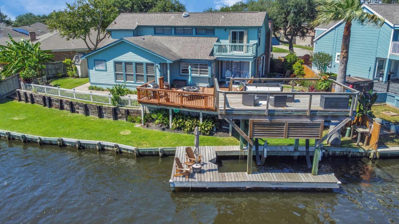 Beauty On The Water! House Near The Beaches!